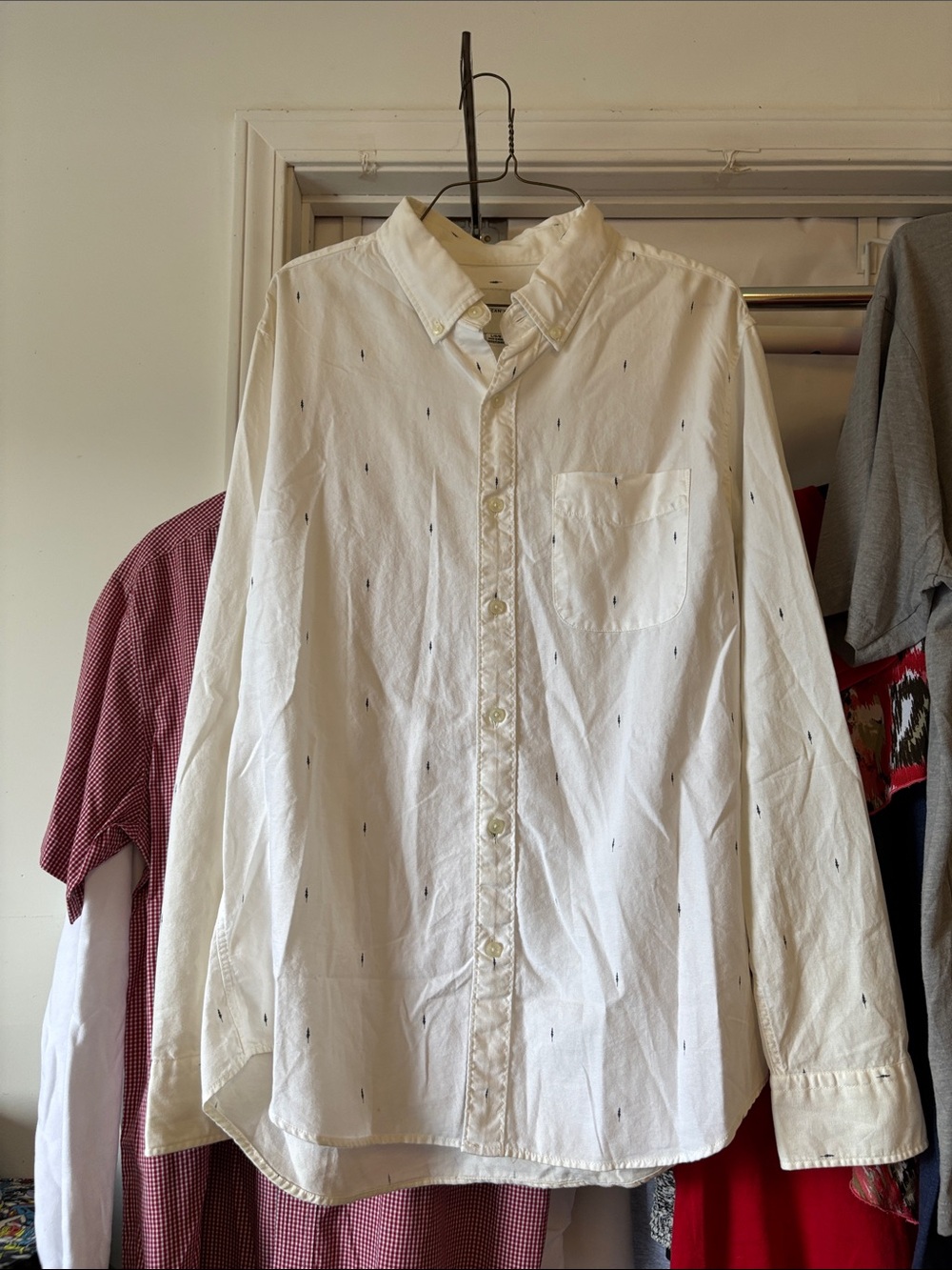 American Eagle Outfitters White Button-Down Shirt with Subtle Navy Dot Pattern